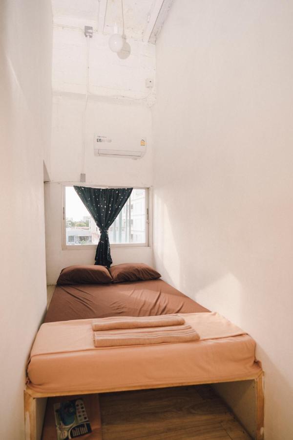 Liberta Hostel Bangkok Exteriör bild