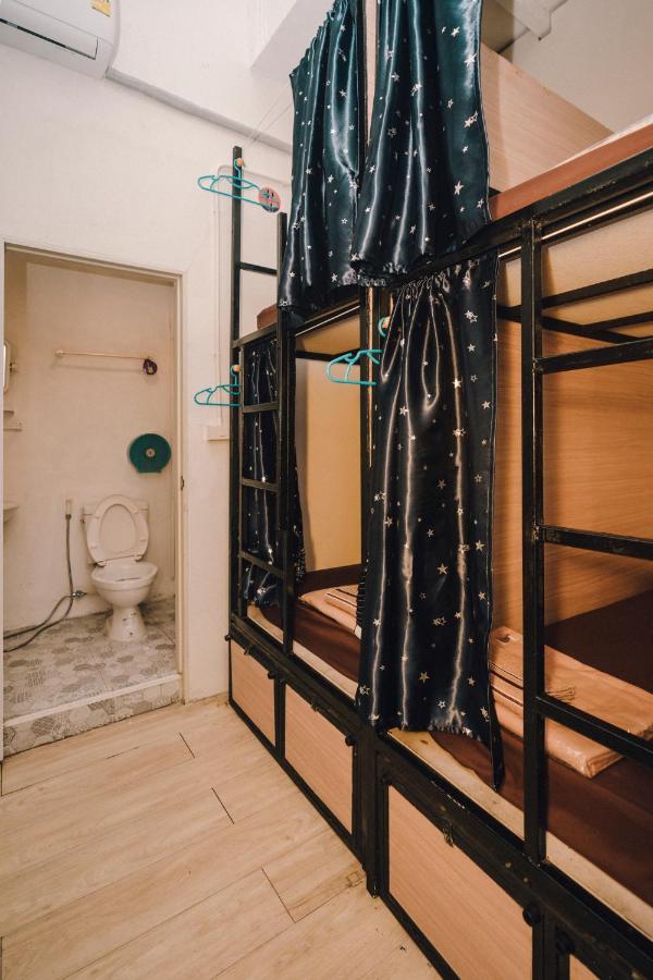Liberta Hostel Bangkok Exteriör bild
