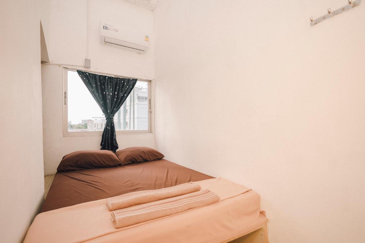 Liberta Hostel Bangkok Exteriör bild