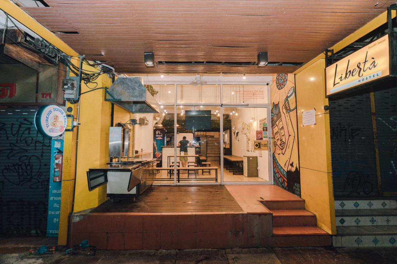 Liberta Hostel Bangkok Exteriör bild