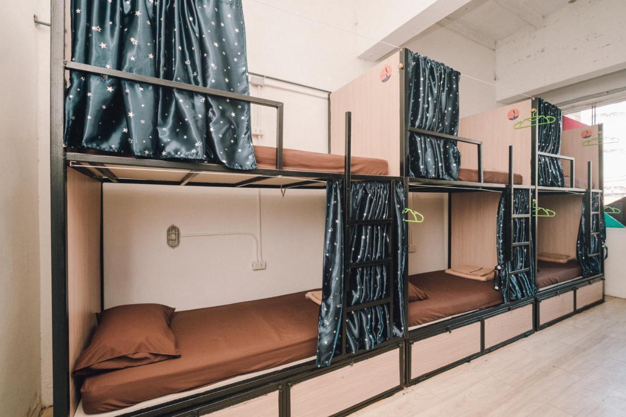 Liberta Hostel Bangkok Exteriör bild