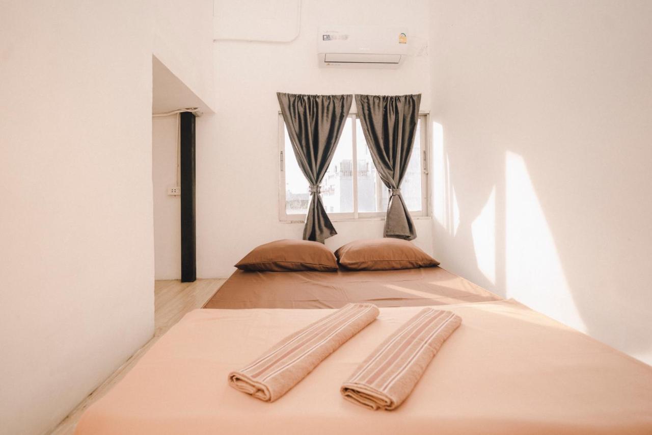 Liberta Hostel Bangkok Exteriör bild