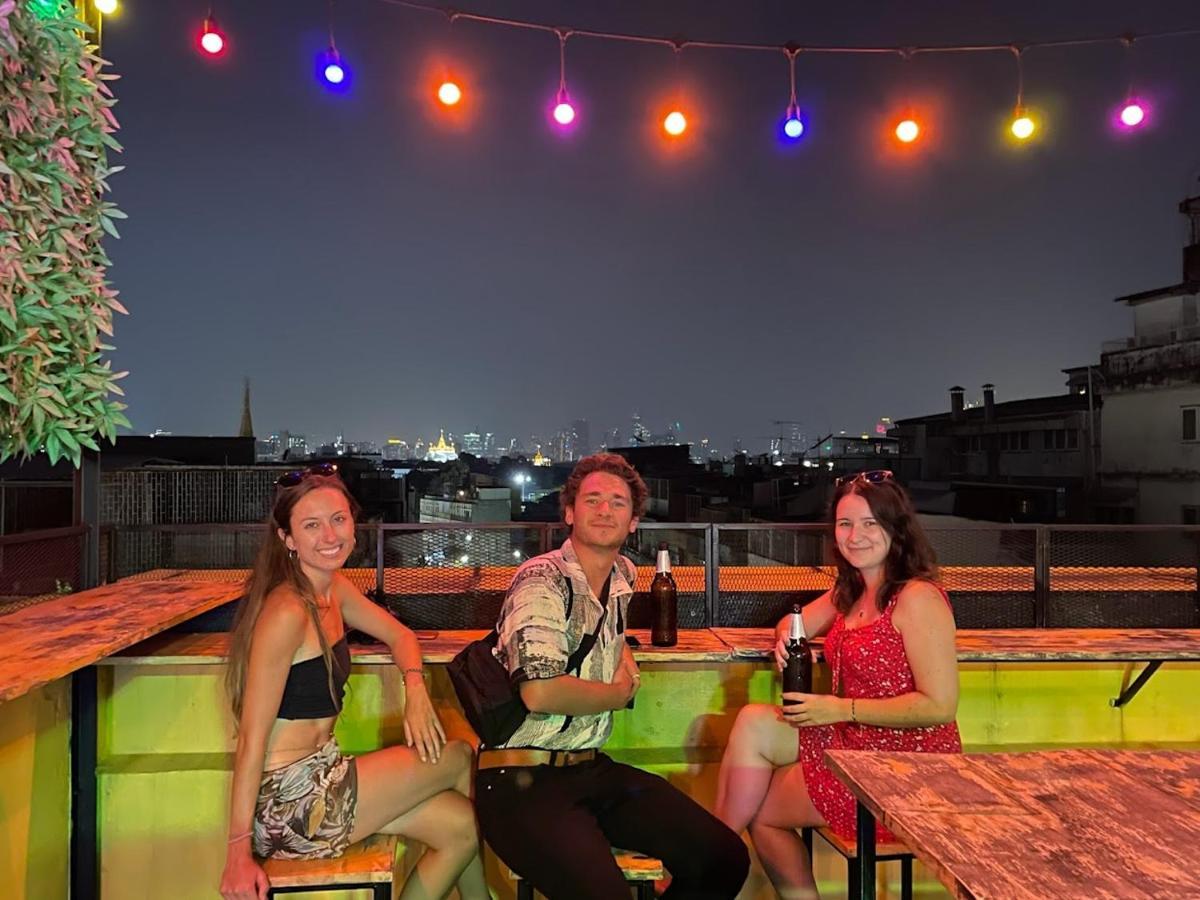 Liberta Hostel Bangkok Exteriör bild